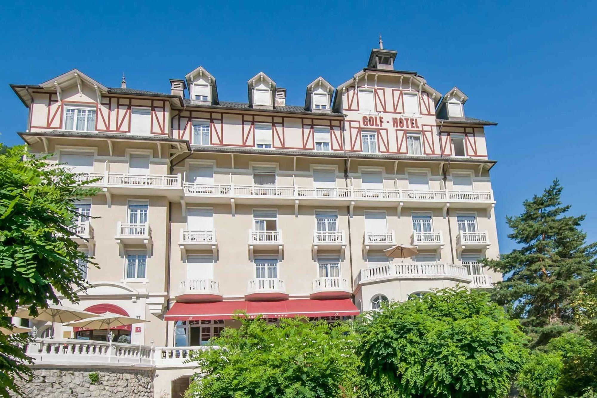 Golf Hotel